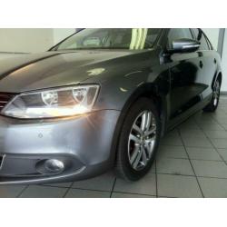 Volkswagen Jetta 1.6 TDI HIGHLINE LEDER NAVI ALU ELEKT PAKET