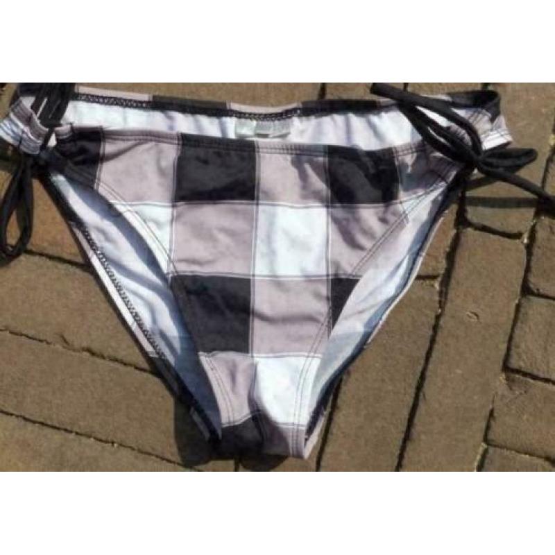 DUTCHY zwart/wit/grijs geblokt bikini mt 38 cup B