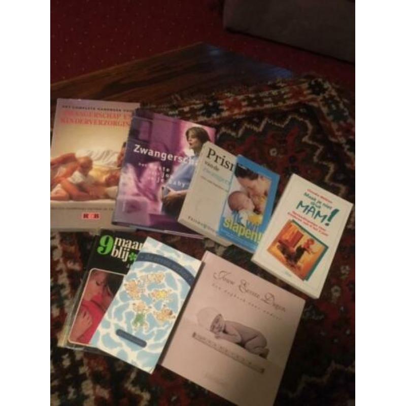 Diverse boeken over Zwangerschap en opvoeden