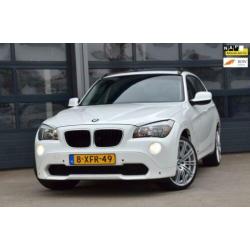 BMW X1 sDrive18i Executive * AUTOMAAT * PANORAMA * NAVIGATIE