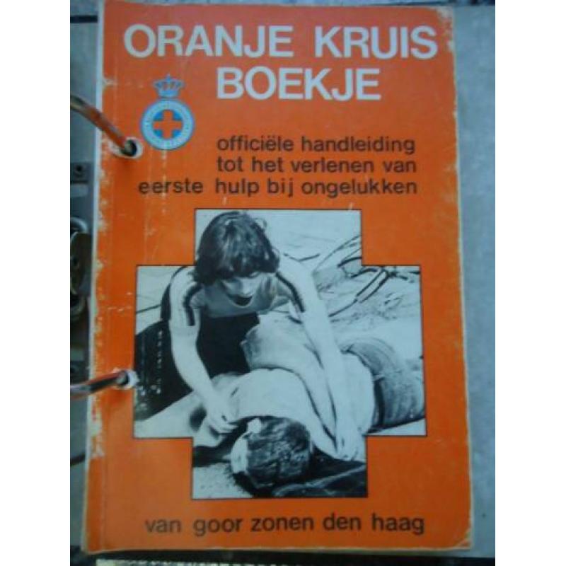 Oranje kruis boekjes