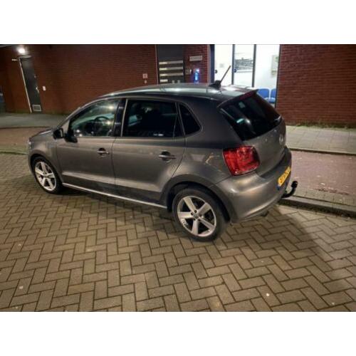 Volkswagen Polo Highline 1.2 TSI 77KW 105pk 6bak 2012 Grijs