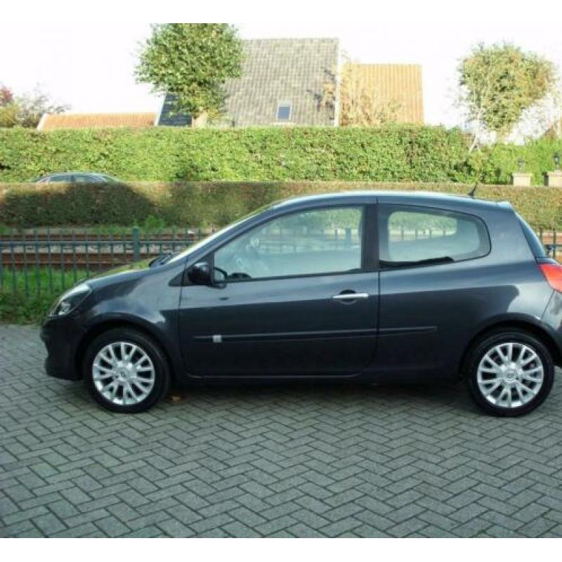 Renault Clio 1.4-16V Dynamique Luxe Airco/cc/lage km RIJKLAA