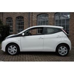 Toyota Aygo 1.0 VVT-i x-play 2017 36.909Km Navi Airco Cruise