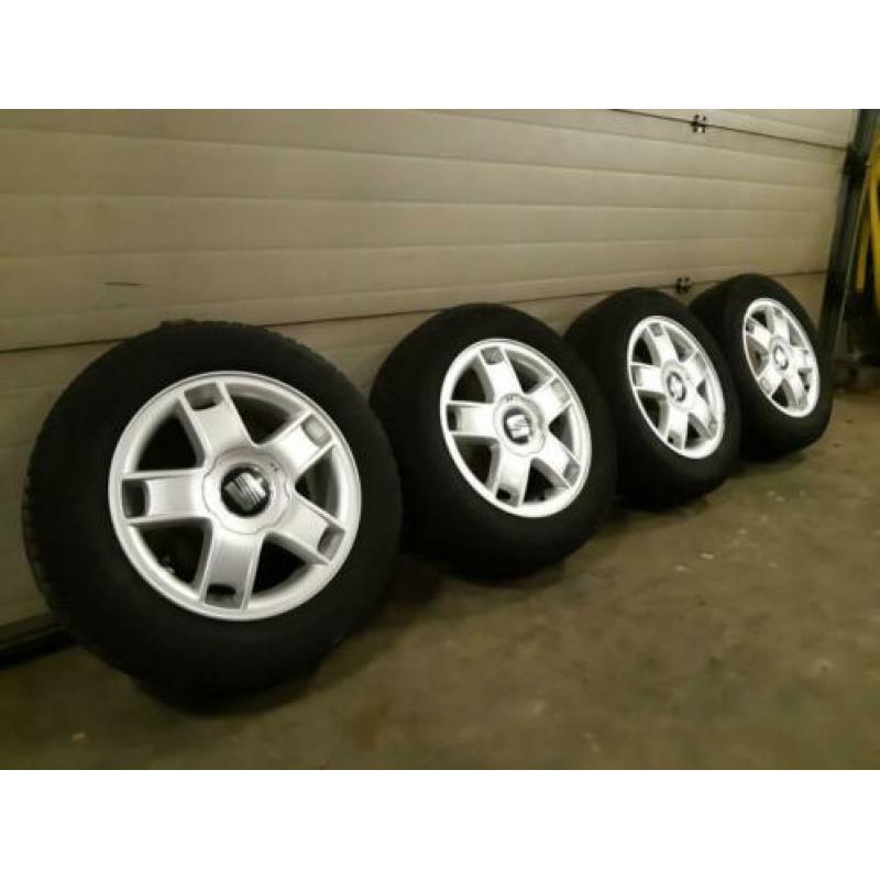 Te koop originele set seat velgen met winterbanden.195/65R15