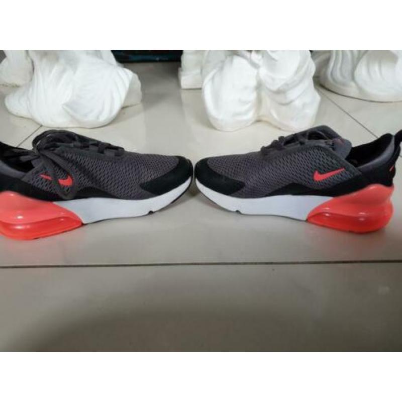 Nike 270 MAAT 31