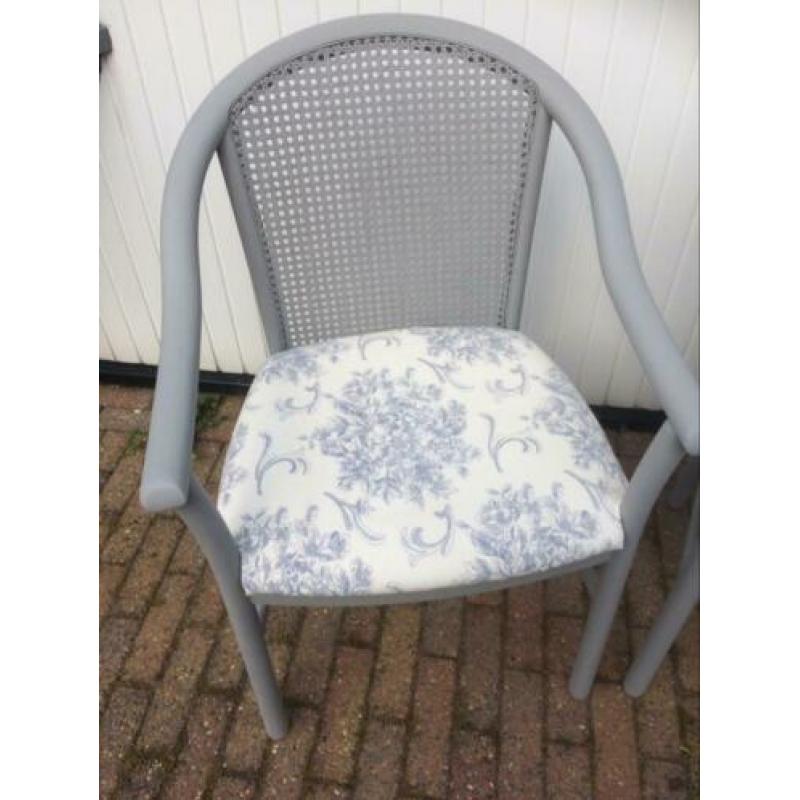 Set van twee restyle stoelen