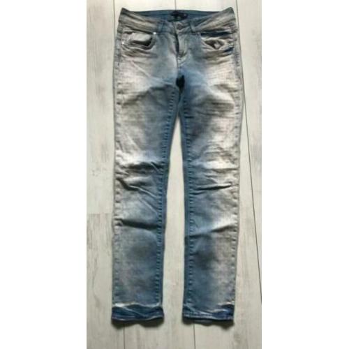 Supertrash paradise LW Slim turn up scratchy jeans maat W27