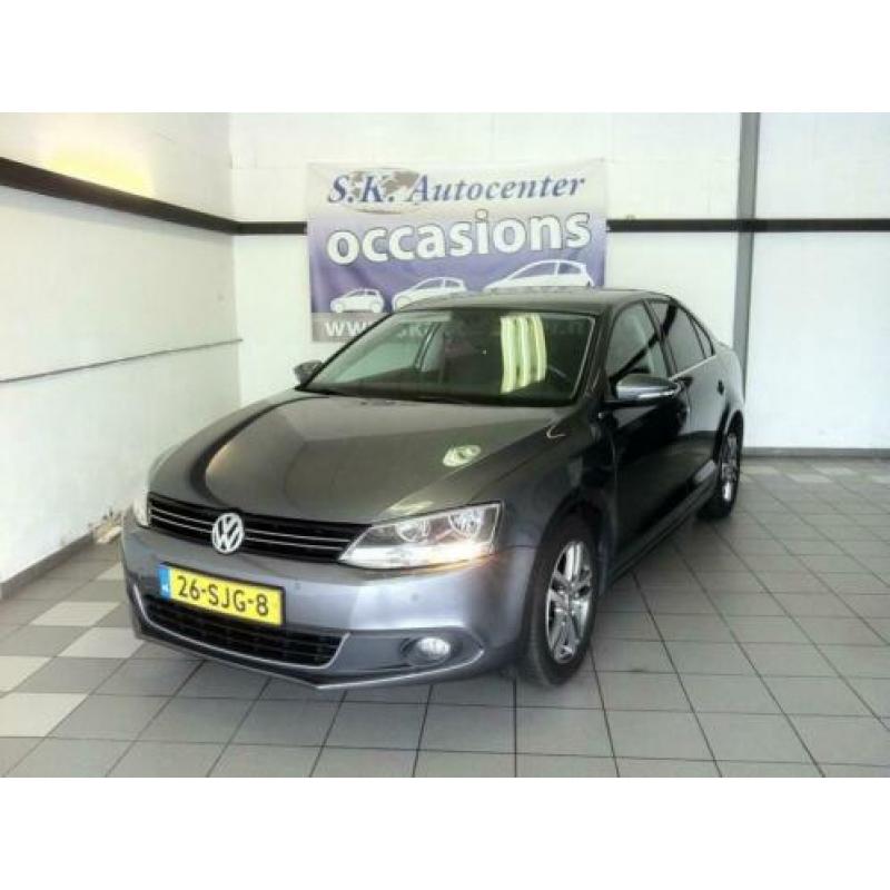 Volkswagen Jetta 1.6 TDI HIGHLINE LEDER NAVI ALU ELEKT PAKET