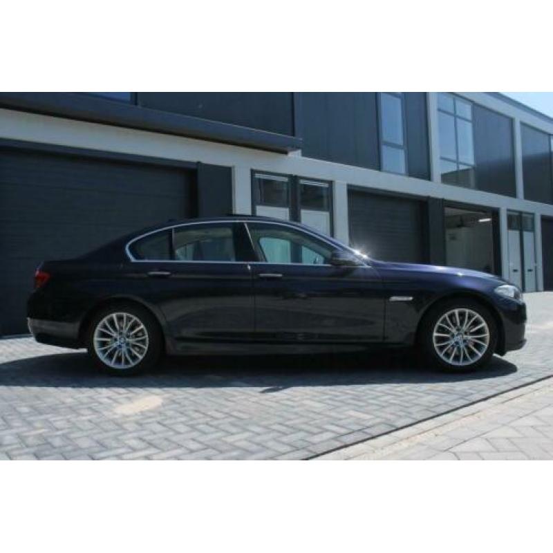 BMW 5-serie 528i High Luxury Edition