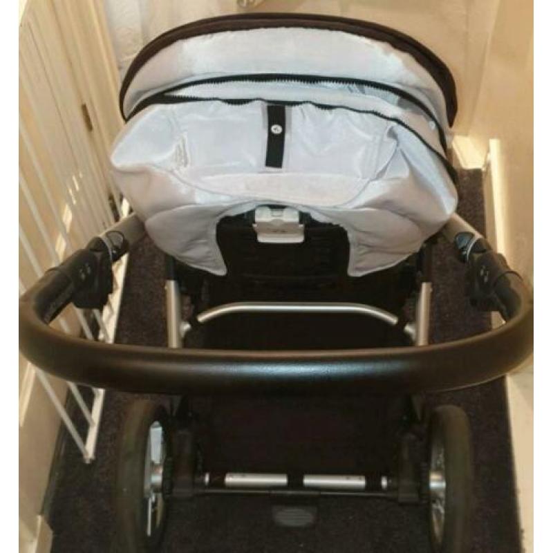 Hele nette Mutsy evo kinderwagen 2 in 1 met gratis maxi cosi