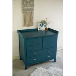 Vintage commode
