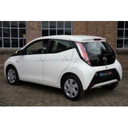 Toyota Aygo 1.0 VVT-i x-play 2017 36.909Km Navi Airco Cruise