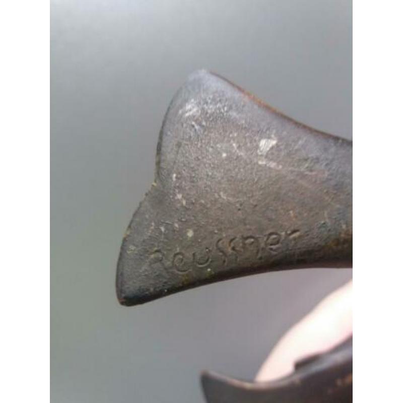 antiek brons beeld vis vissen gesigneerd forel zalm beeld