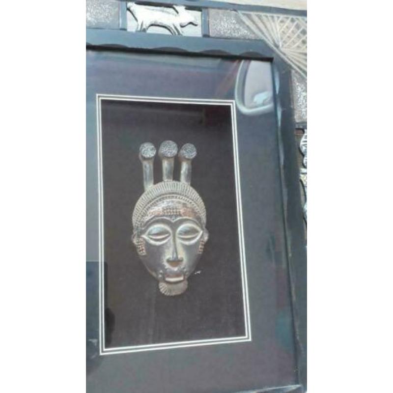 Afrikaans masker in houten lijst