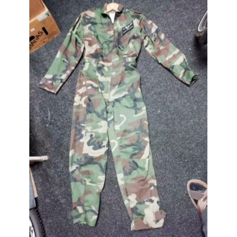 Laatste kinder piloten-overalls>0p=op en weg=pech>