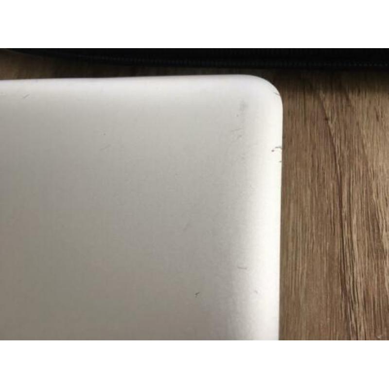 MacBook Pro 13" Late 2011. Core i5 - 8GB RAM - 1TB HDD