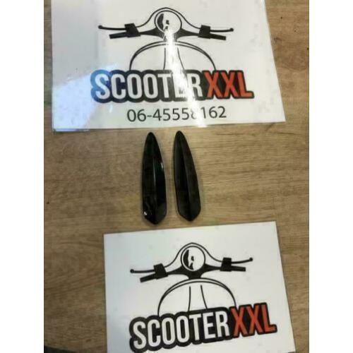 Vespa Sprint Primavera spatbord vin sierstrip mat & glans