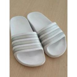 Adidas slippers maat 29