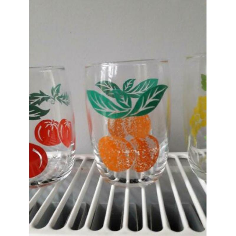 4 Vintage sap/limonade glaasjes 60-er jaren, fruitdecor
