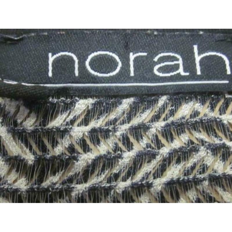 NORAH - Mooie gehaakte top, zwart/ecru, maat S/M.