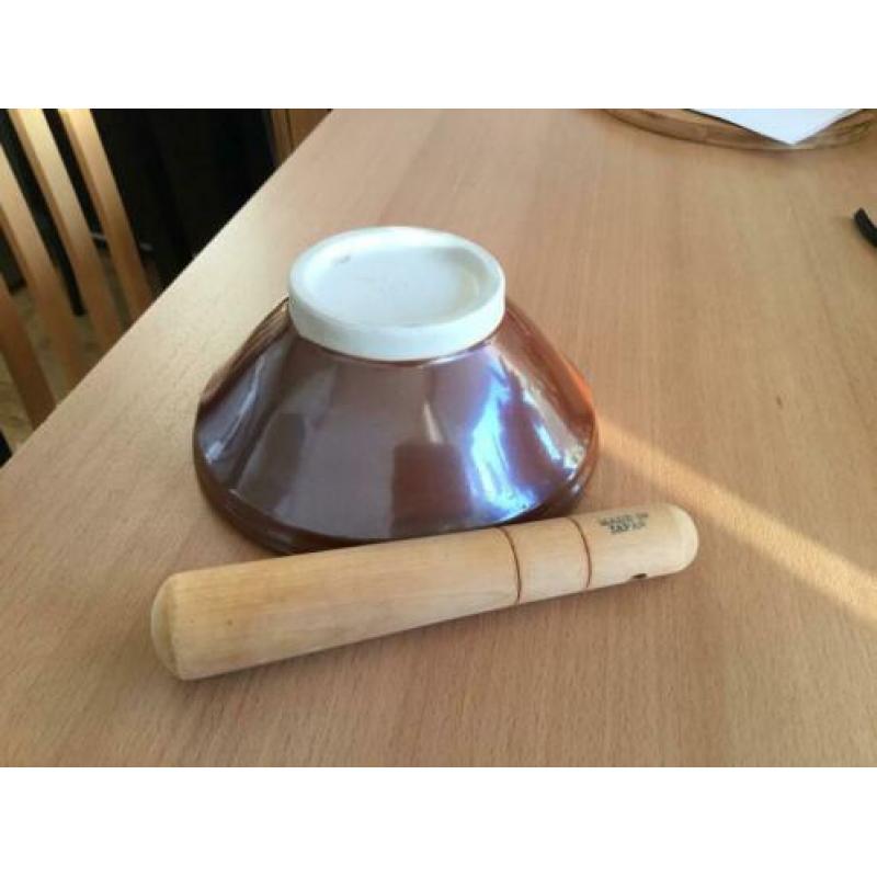 Japanse Vijzel +stamper Suribachi, Diam 17,2 cm.