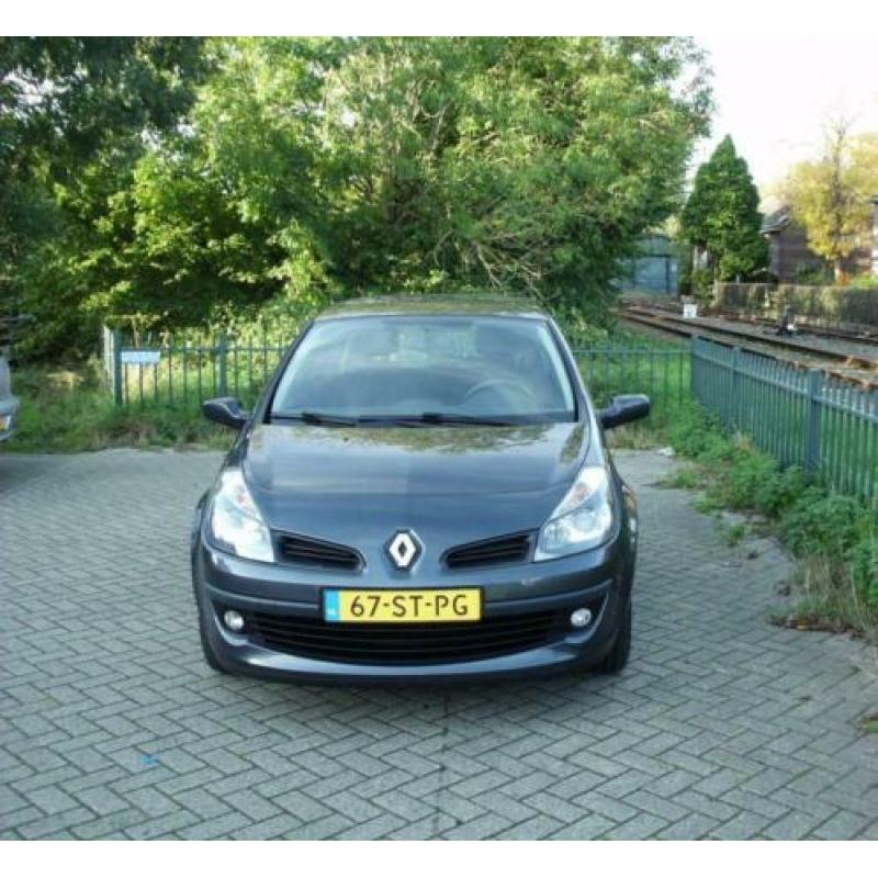 Renault Clio 1.4-16V Dynamique Luxe Airco/cc/lage km RIJKLAA