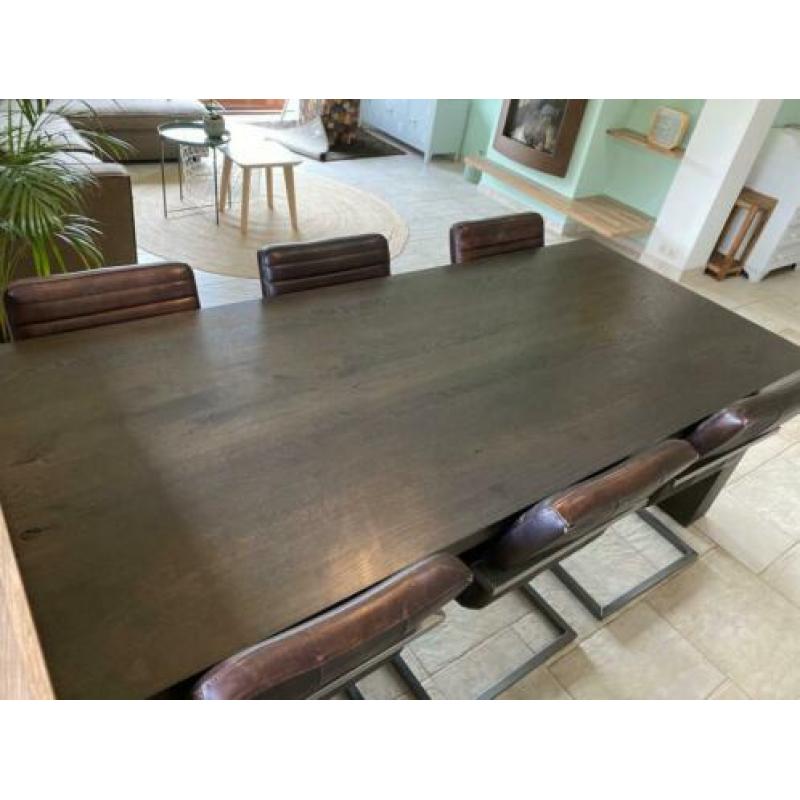 Donkerbruine eethoek Eijerkamp 6 personen met leren stoelen