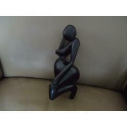 houten dame massief hoog 25cm---breed 12 cm 3,95