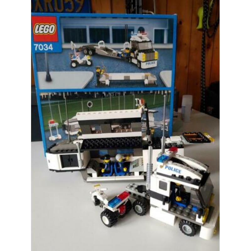 Lego politie 2 dozen 7034 en 7035 compleet incl. boekjes