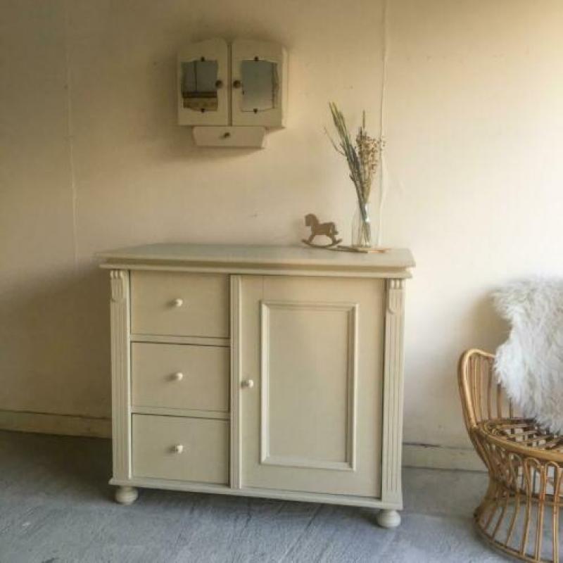 Vintage commode taupe