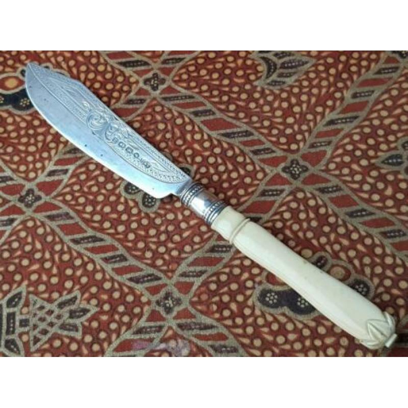 Mooi origineel antiek mes uit Engeland van zilver 18,2 cm.
