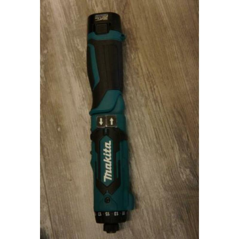 Makita DF012Dse schroefmachine nieuw in doos