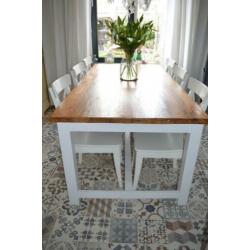 Leuke landelijke eettafel met 6 stoelen,