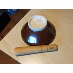 Japanse Vijzel +stamper Suribachi, Diam 17,2 cm.