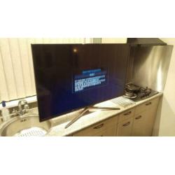 46 inch Samsung Smart tv met licht defect