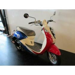 SYM MIO BROMSCOOTER SCOOTER (bj 2007)