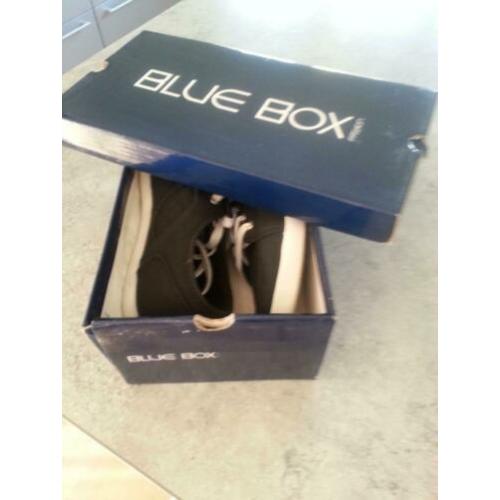 Blue Box Damessneakers. Maat 38. Zwart.