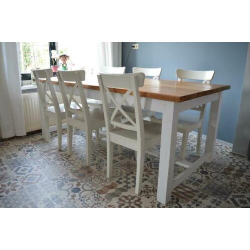 Leuke landelijke eettafel met 6 stoelen,