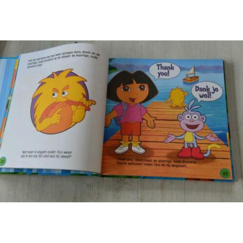 DORA = Dora's Grote Avonturenboek ( Met Engelse Woordenlijs