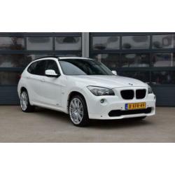 BMW X1 sDrive18i Executive * AUTOMAAT * PANORAMA * NAVIGATIE