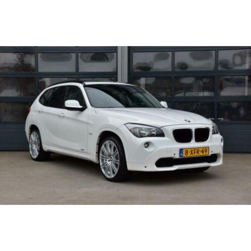 BMW X1 sDrive18i Executive * AUTOMAAT * PANORAMA * NAVIGATIE