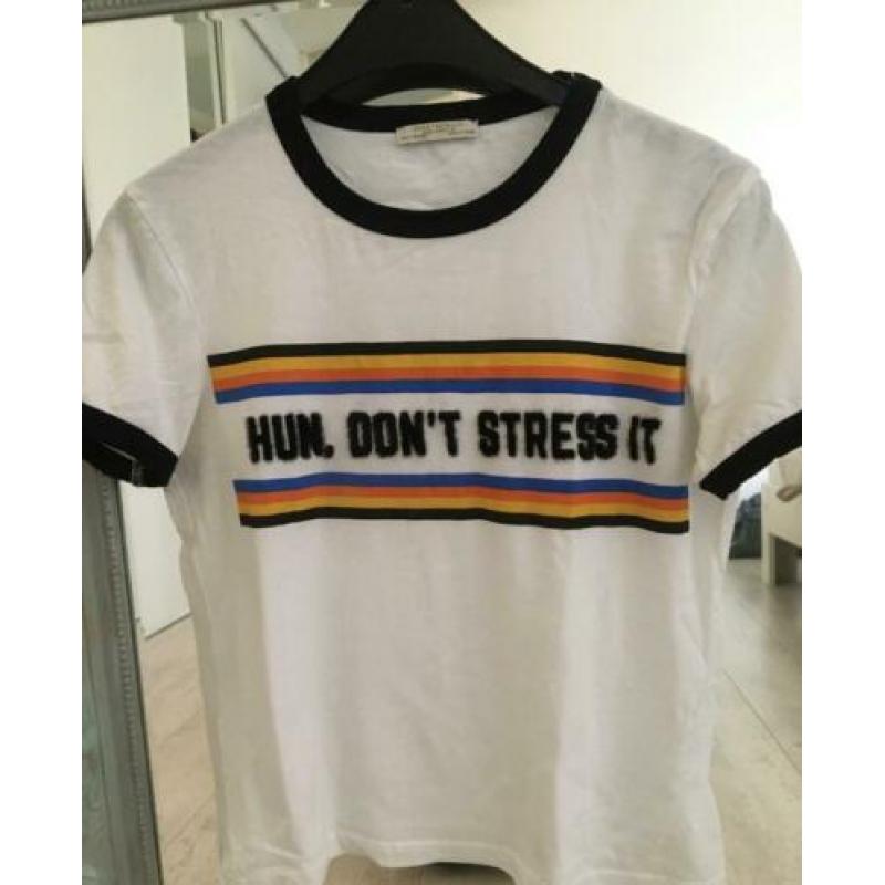 Zara t-shirt. Normale maat S off white tekst