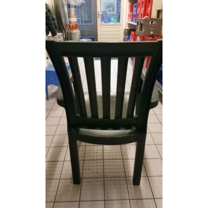 Tuinstoel Groen goedkoop maar niks mis mee