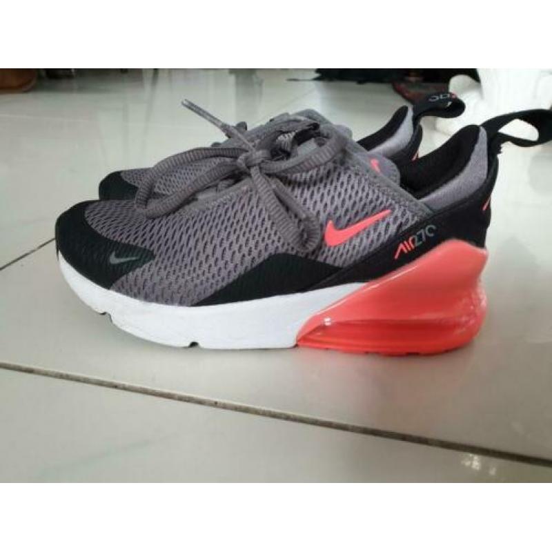 Nike 270 MAAT 31