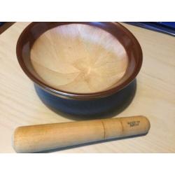 Japanse Vijzel +stamper Suribachi, Diam 17,2 cm.