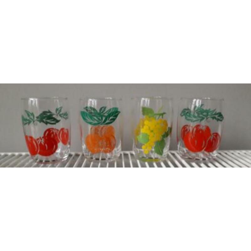4 Vintage sap/limonade glaasjes 60-er jaren, fruitdecor