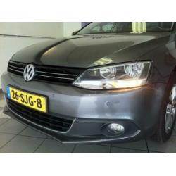 Volkswagen Jetta 1.6 TDI HIGHLINE LEDER NAVI ALU ELEKT PAKET