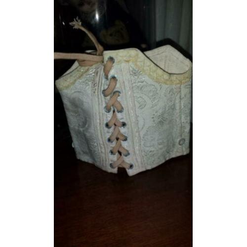 2 antieke poppencorsetjes