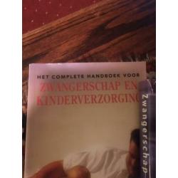 Diverse boeken over Zwangerschap en opvoeden